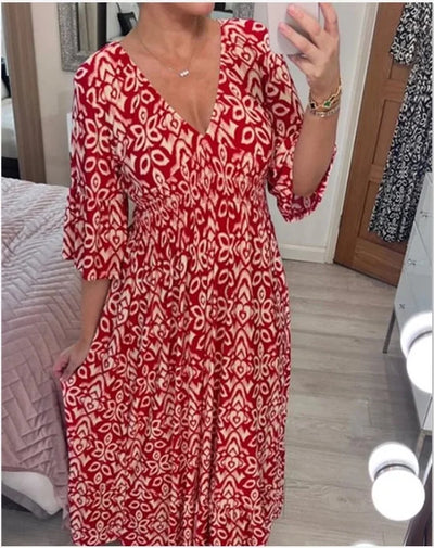 Robe fleurie avec décolleté en V