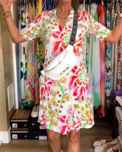 Robe à manches courtes, imprimé fleuri et col V
