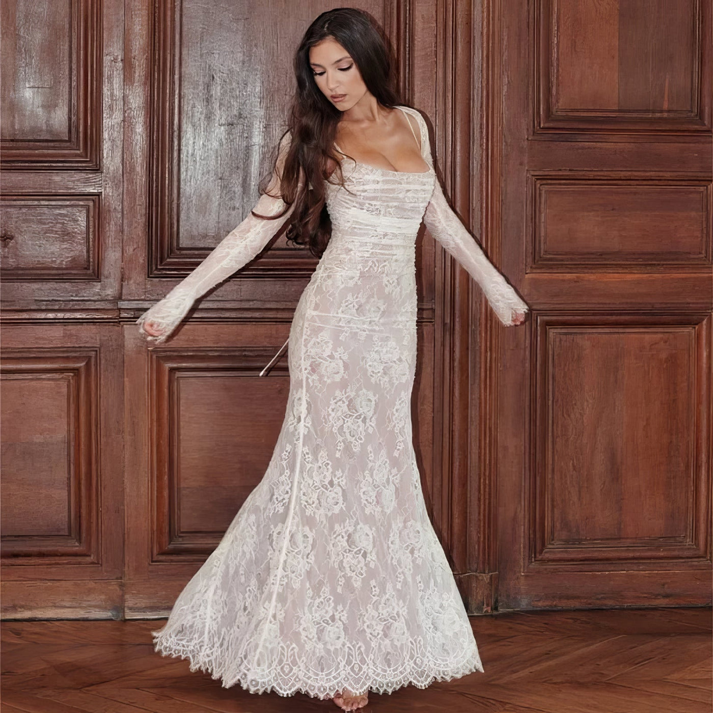 Robe longue en dentelle avec cordon