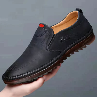 Chaussures en cuir antidérapantes et respirantes pour hommes.